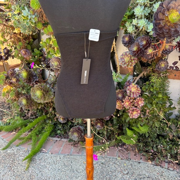 Elegant Black Women's Two Piece Outfit - Picture 3 of 4